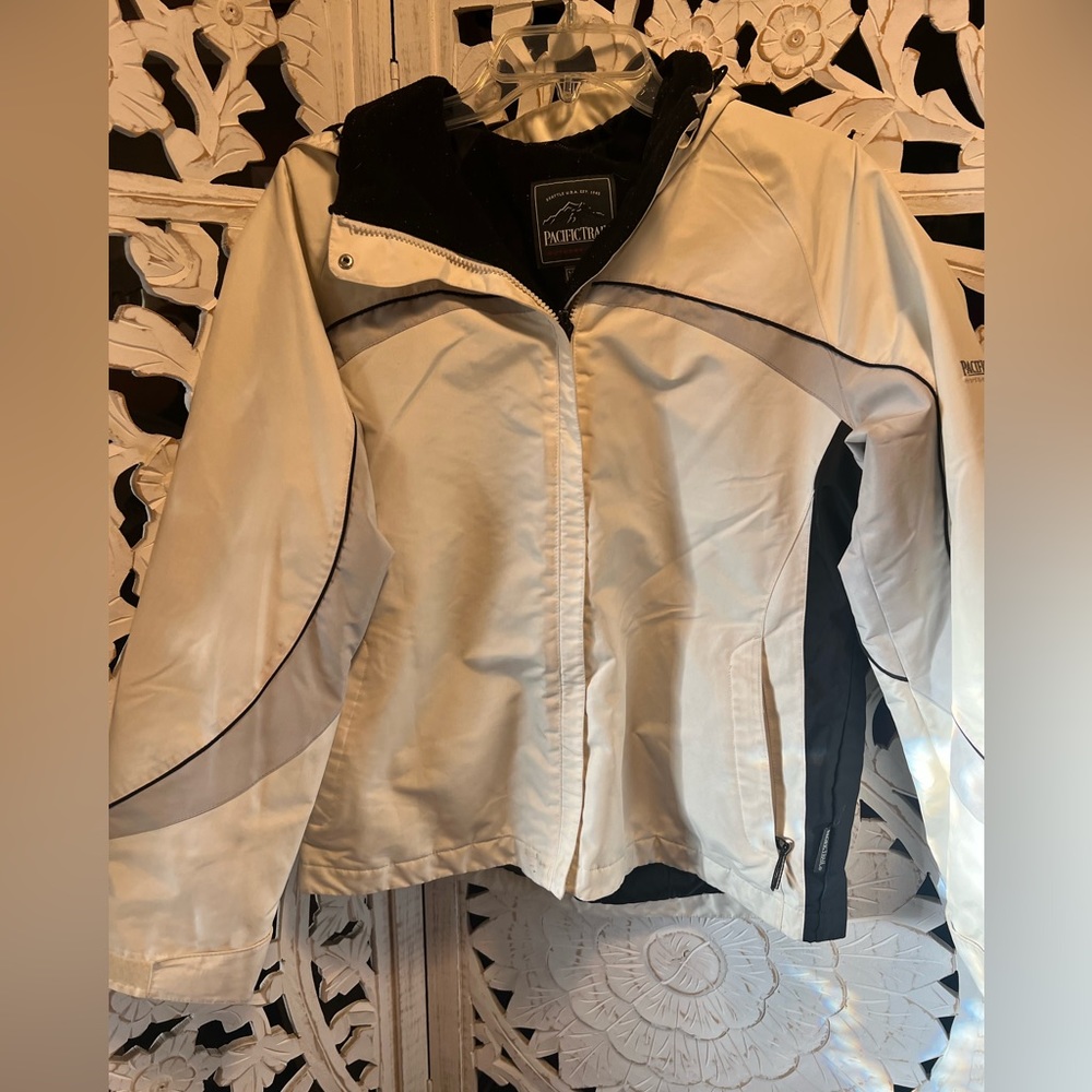 Pacific Trail outdoor wear ski jacket - Picture 5 of 5
